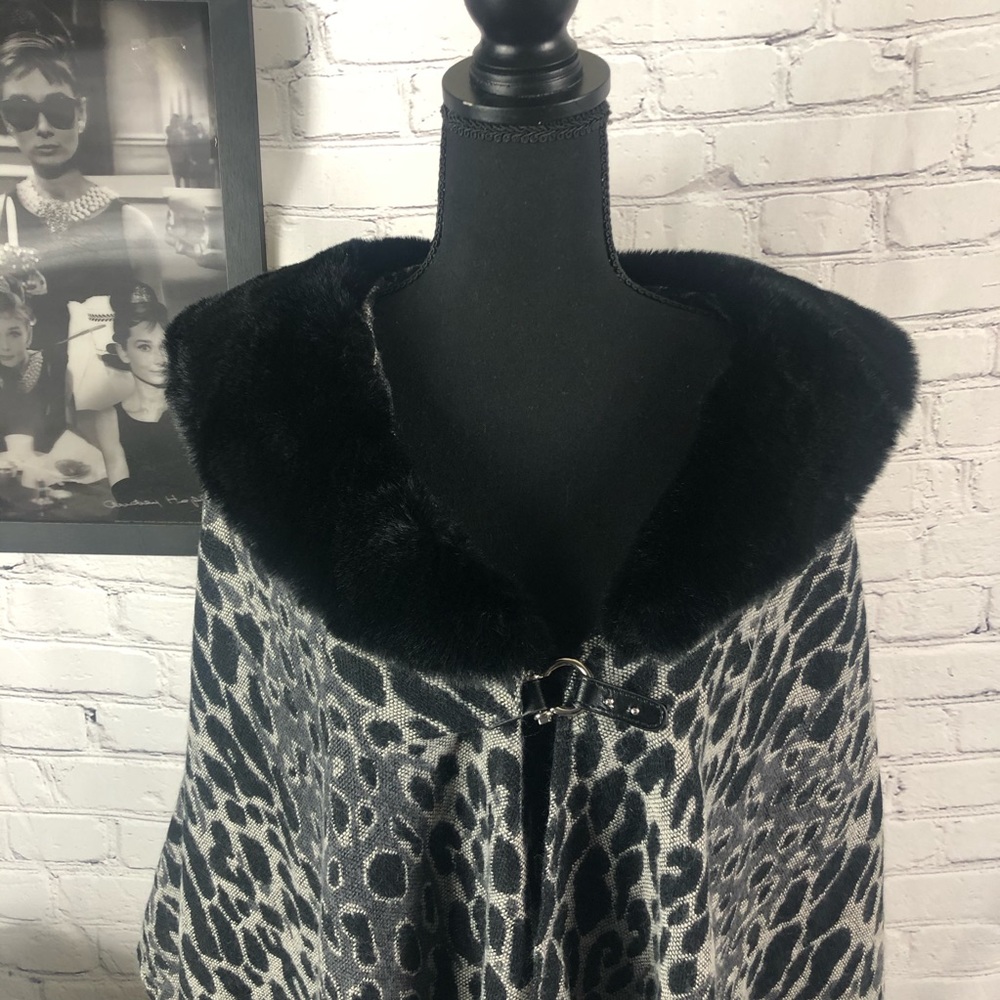 Marc New York Andrew Marc  Grey& Black animal Print with Faux Fur Collar.